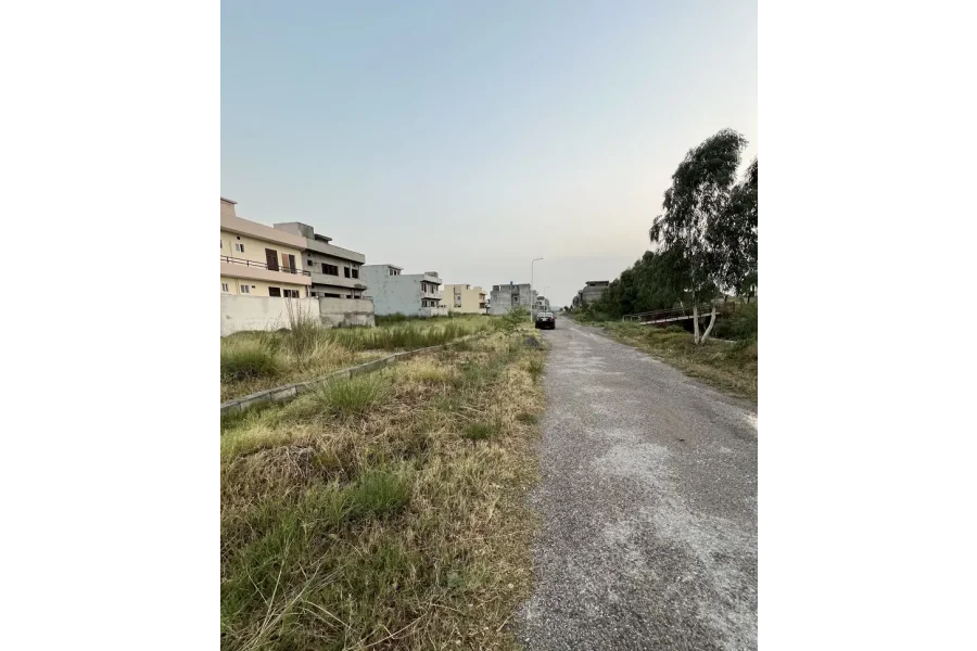 C17 اسلام آباد میں 30x65 پلاٹ برائے فروخت