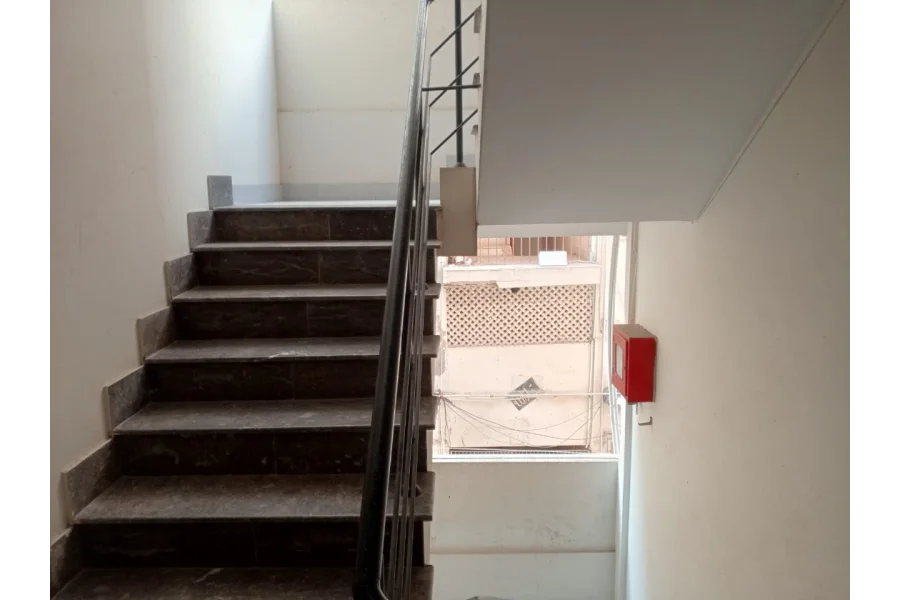 راحت کمرشل ڈی ایچ اے فیز 6 کراچی میں فلیٹ کرایہ پر دستیاب ہے۔