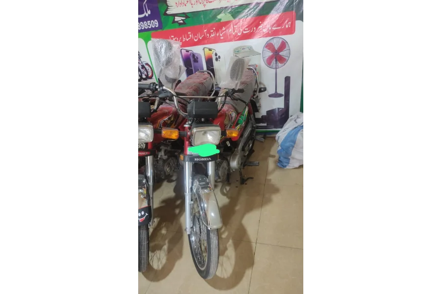 ہونڈا سی ڈی 70 فروخت کے لیے دستیاب ہے۔