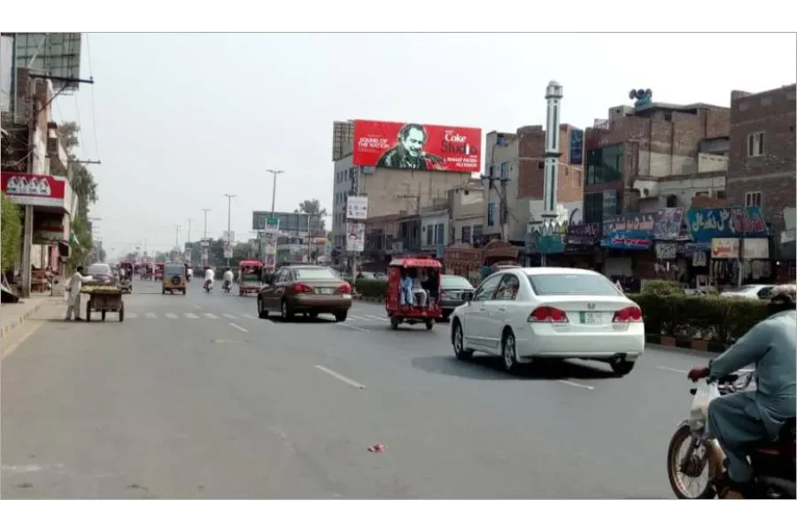 جڑانوالہ روڈ پر 4 دکانیں برائے فروخت