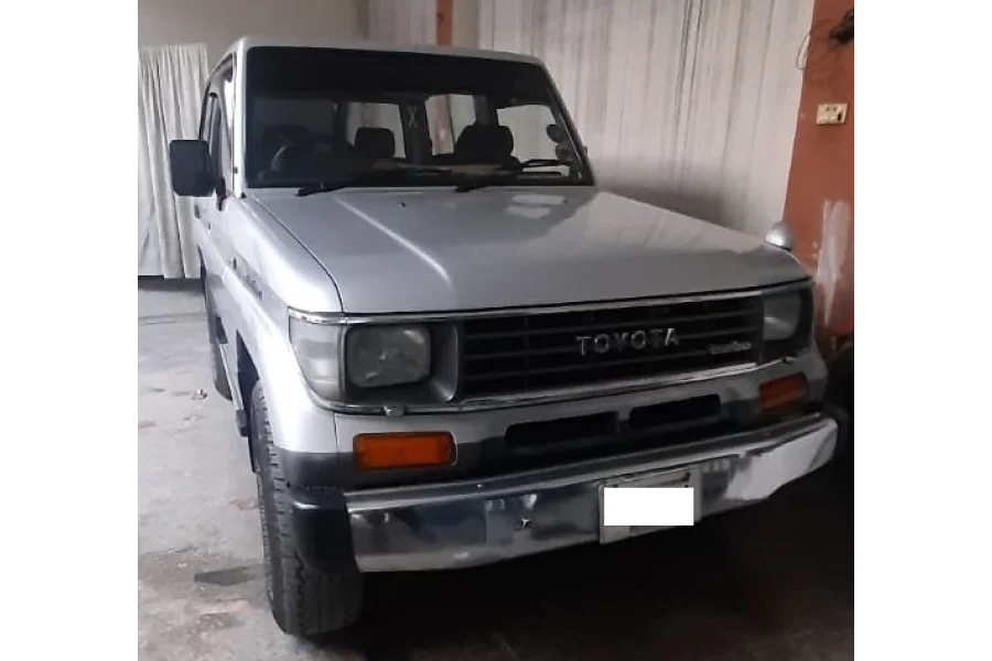 TOYOTA LAND CRUISER LJ70