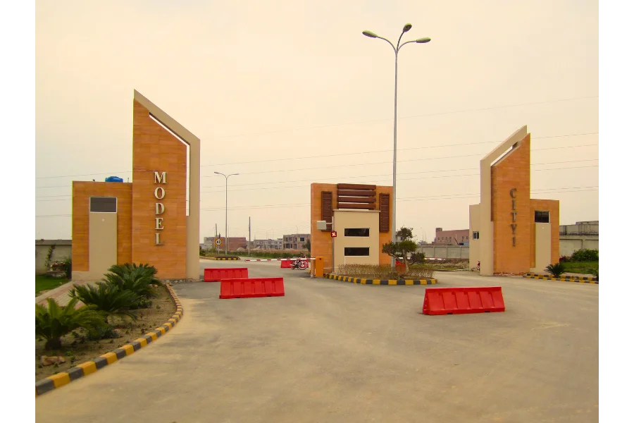 10 MARLA PLOT AVAILABLE FOR SALE MODEL CITY