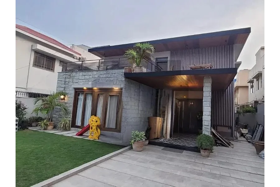 500 Sq. Yards Fully Renovated Bungalow Available for Sale