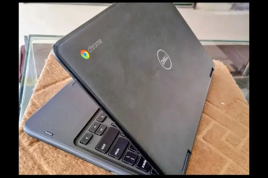 Dell laptop available with cod.