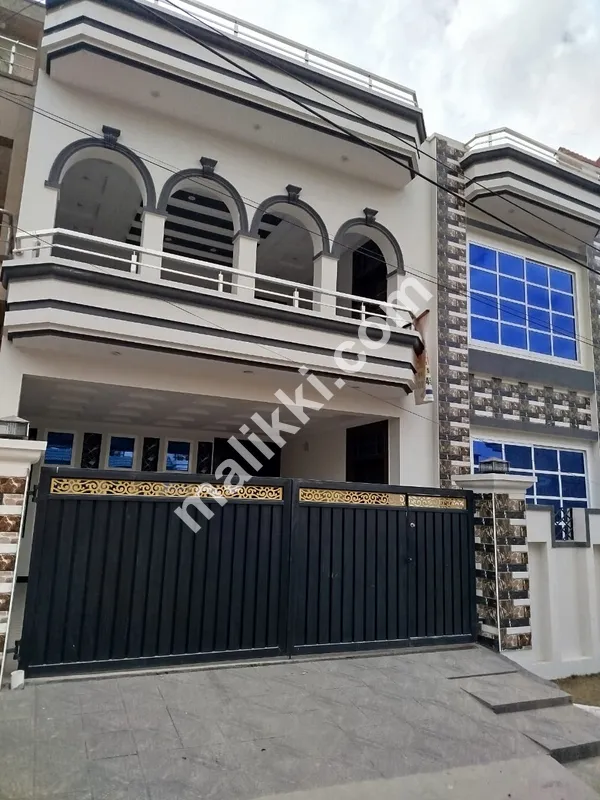 10 Marla Brand New House For Sale