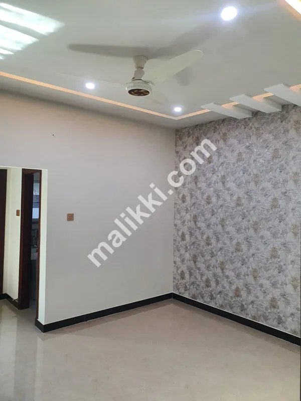 07 مرلہ ڈبل سٹوری مکان برائے فروخت