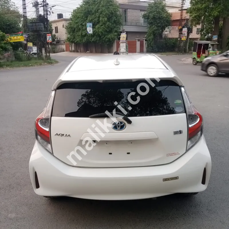 TOYOTA PRIUS 2020/24 ماڈل فروخت کے لیے دستیاب ہے