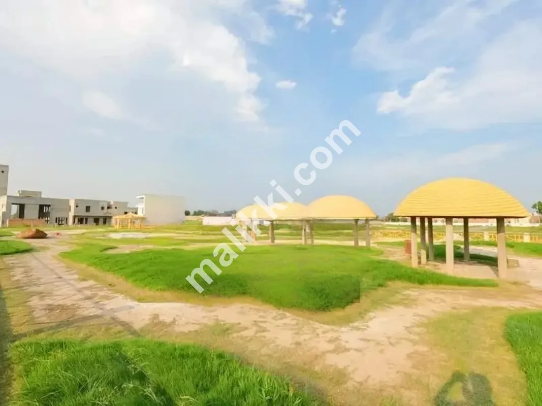 To sale You Can Find Spacious Prime Location Residential Plot In Central Park - Block C