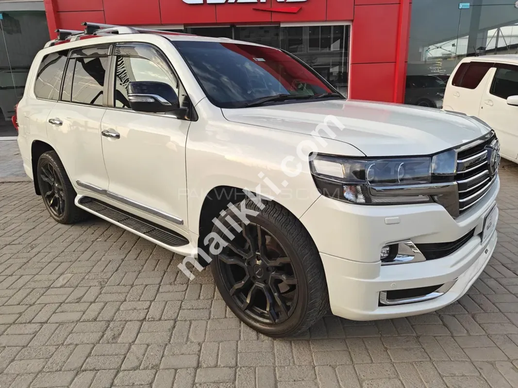 ٹویوٹا لینڈ کروزر ZX G-Frontier 2017