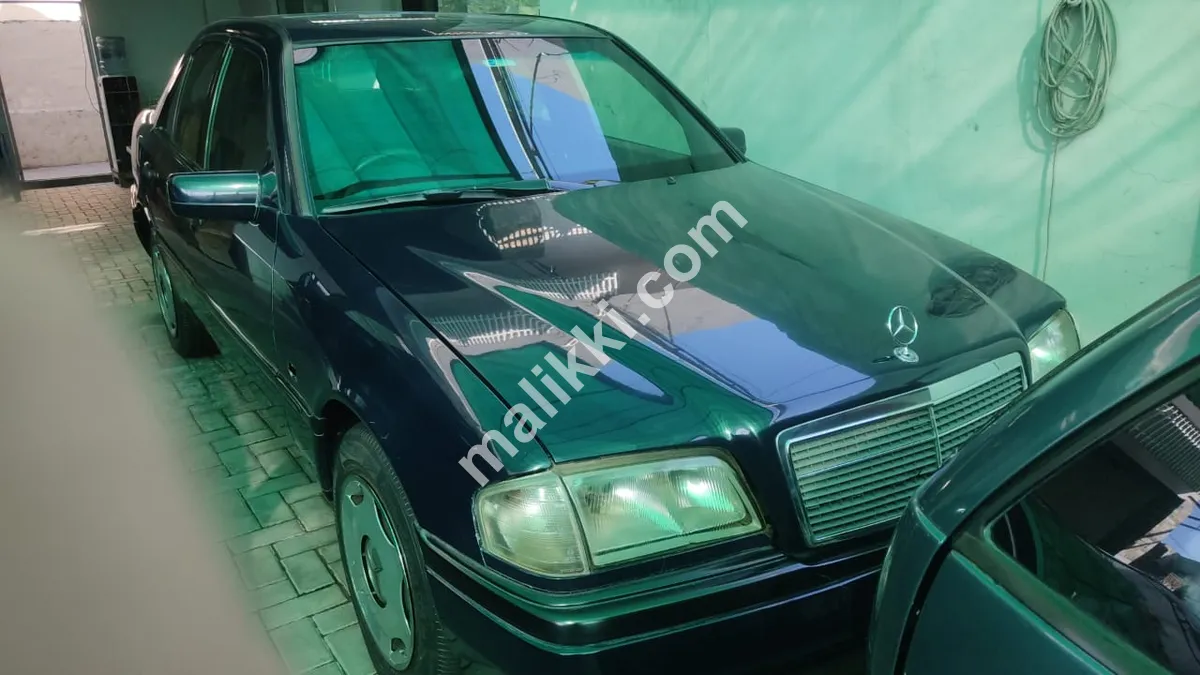 Mercedes C180 1998 model available for sale