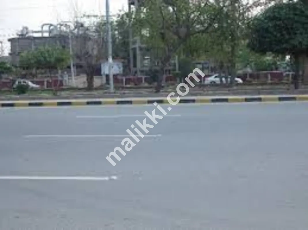 لوئر کینال روڈ بالمقابل گرین آرچڈ میں 42 مرلہ پلاٹ