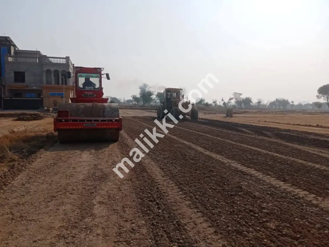 F17 میں پلاٹ | 1800 مربع فٹ