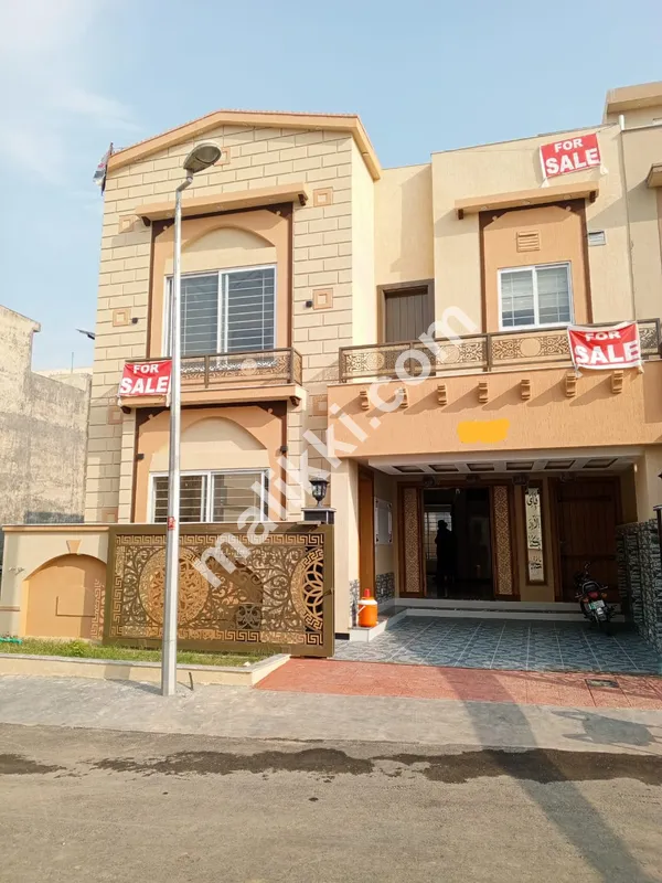 عثمان بلاک 7 مرلہ نیا ڈیزائنر مکان برائے فروخت