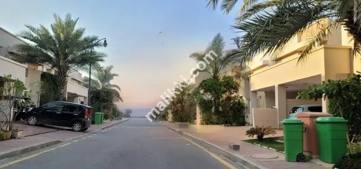 3 بیڈروم لگژری ولا کرایہ پر، بحریہ ٹاؤن کراچی کے مرکزی دروازے کے قریب