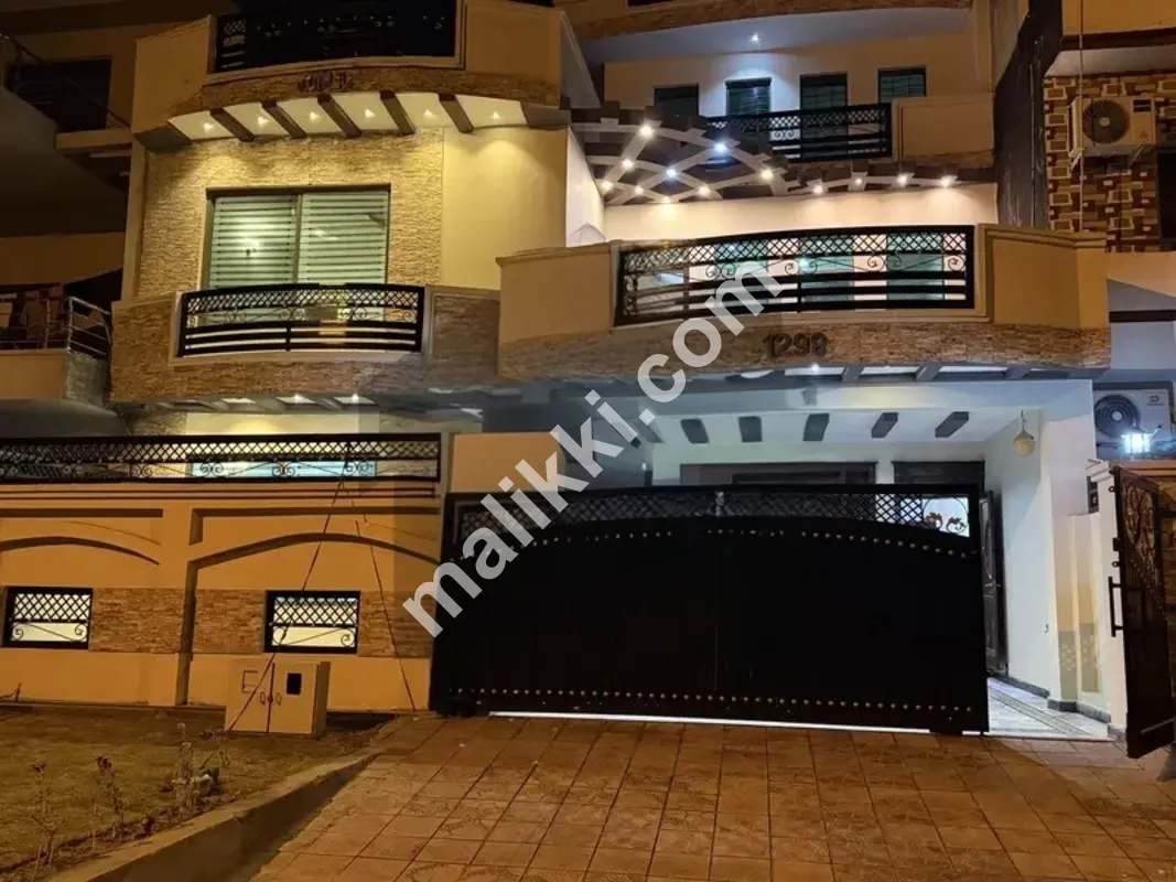 B-17 Block B House for sale 35x70 