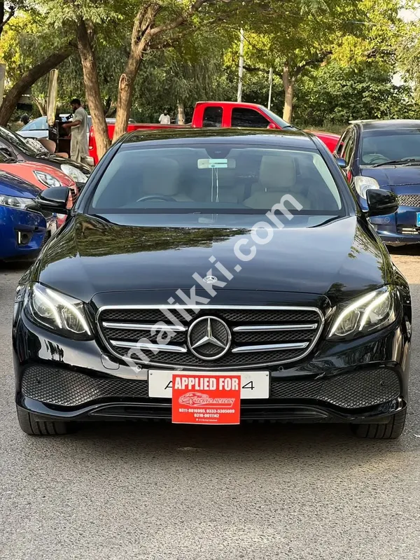 Mercedes Benz | E180 | 2021