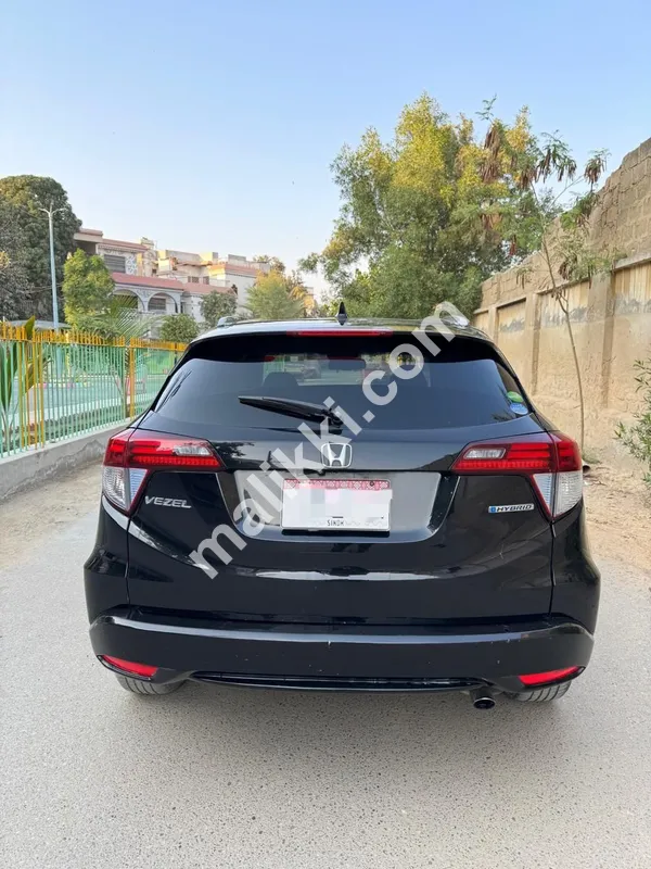 HONDA VEZEL Z SENSING MODEL: 2015