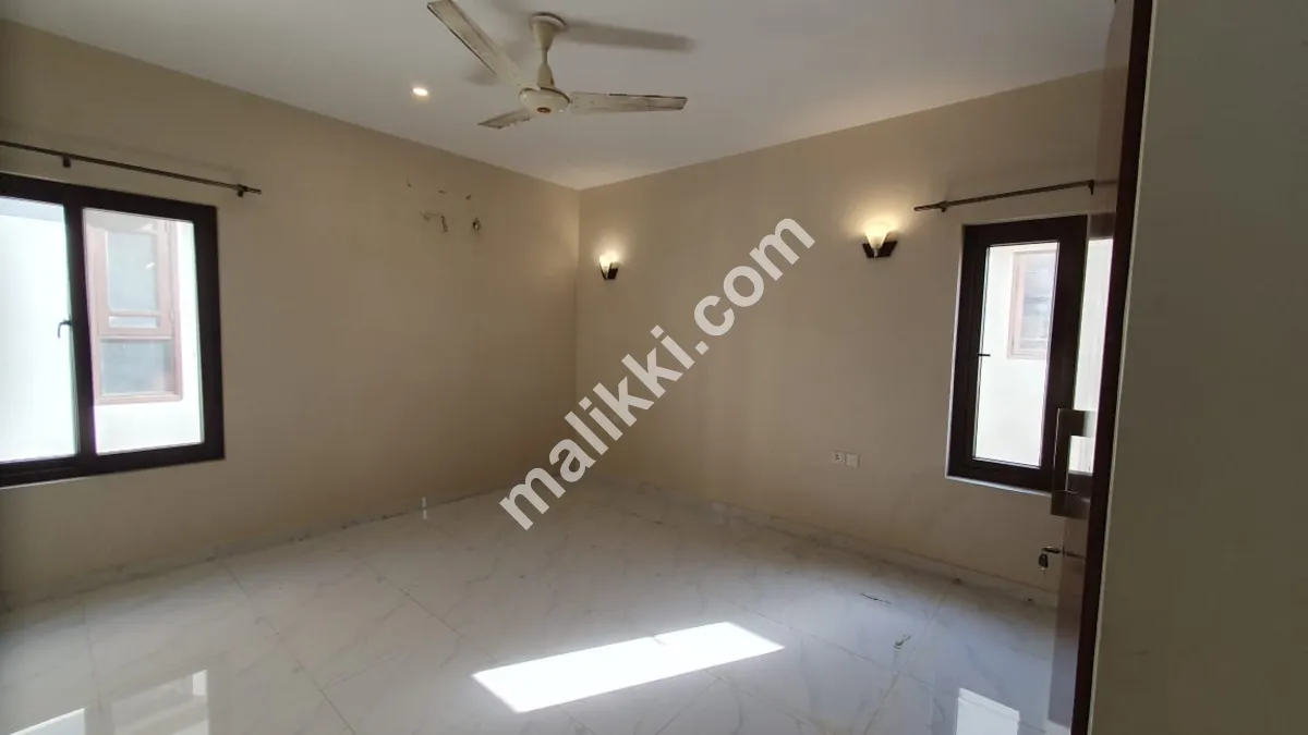 ڈی ایچ اے فیز 8، کراچی میں بنگلہ کرایہ پر دستیاب ہے۔