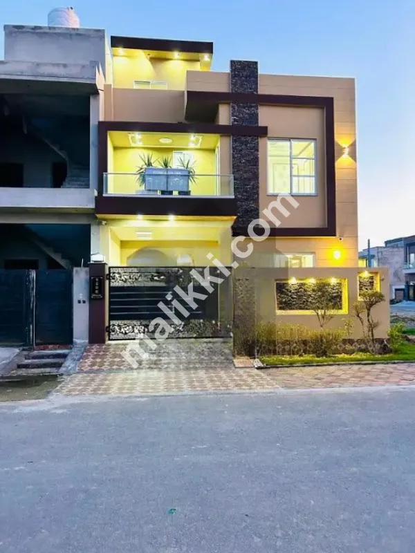 05 مرلہ جیسا کہ بالکل نیا مکان برائے فروخت، سنٹرل پارک ہاؤسنگ سکیم لاہور میں انتہائی گرم مقام۔