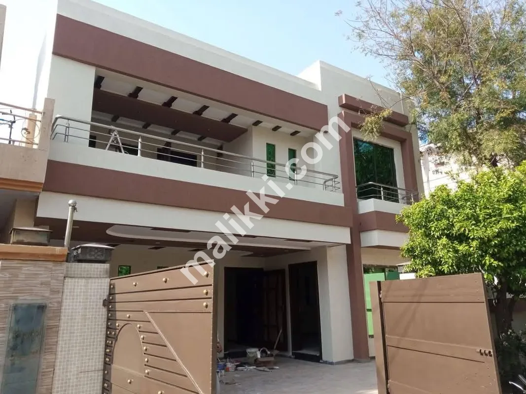 واپڈا ٹاؤن فیز 1 ایف-2 بلاک لاہور میں 10 مرلہ مکان 10 لاکھ میں برائے فروخت۔