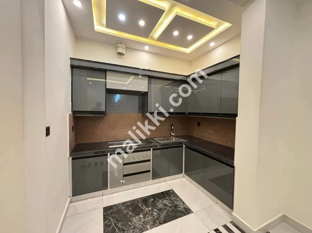 بنچ ولاز میں 05 مرلہ مکان برائے فروخت