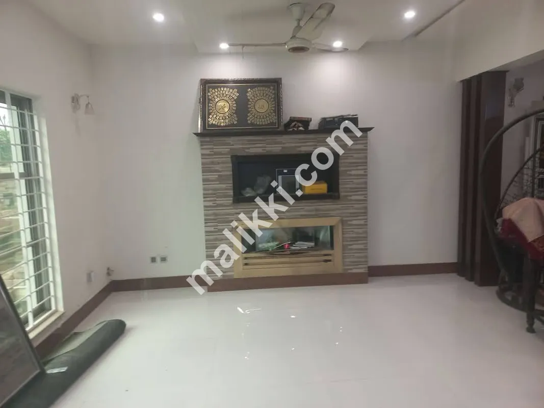 01 Kanal Double Story House Available For Sale