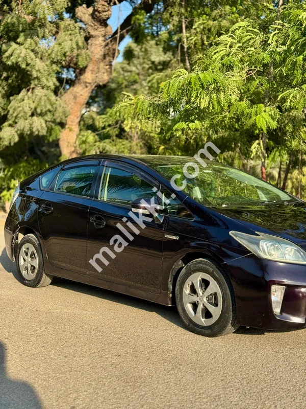 TOYOTA PRIUS S LED 1.8 * MODEL: 2013 Available For Sale