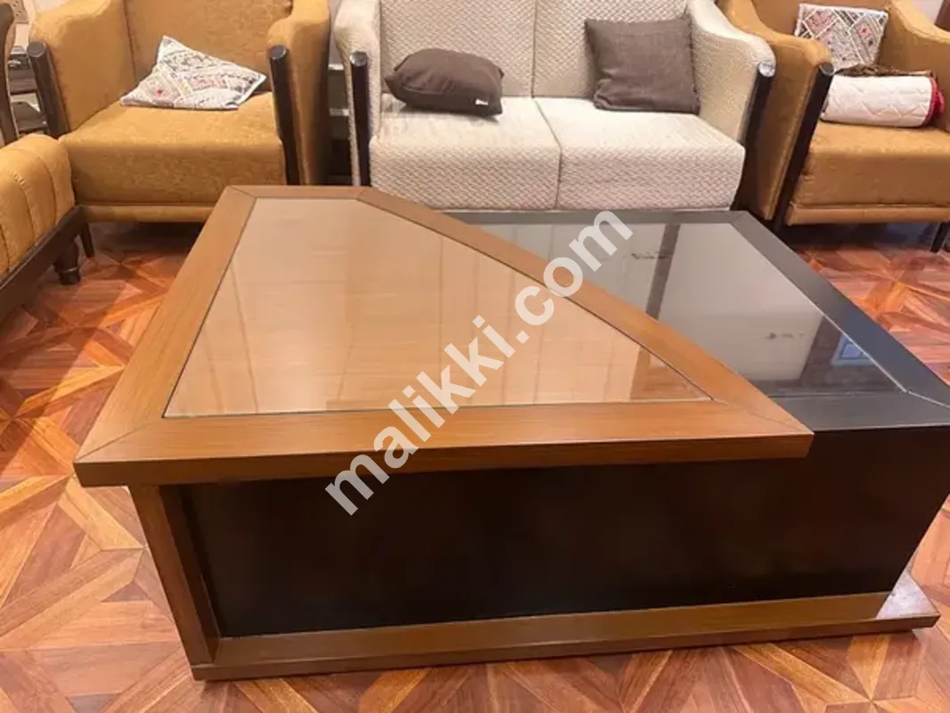 Coffee table / Center teble / Wooden table / Table
