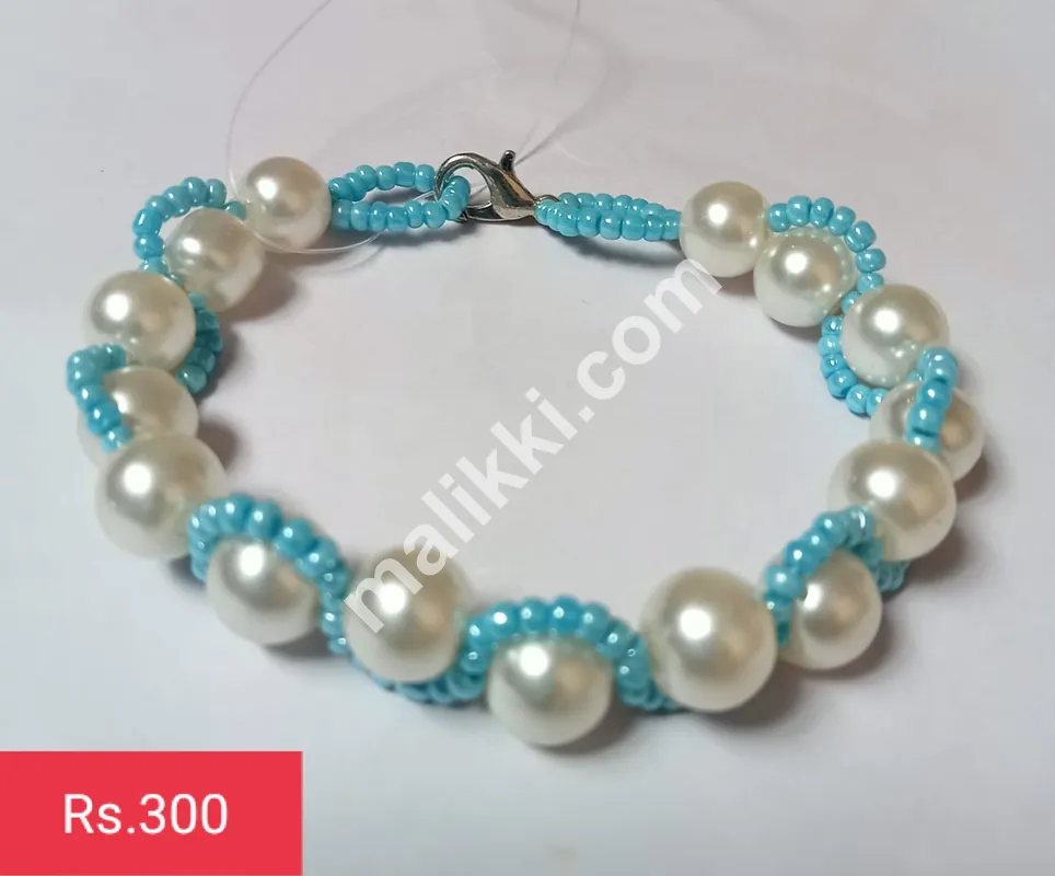 Ladies Beaded Braceletes