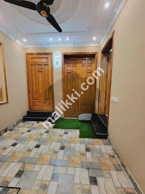 5 مرلہ بالکل نیا مکان برائے فروخت