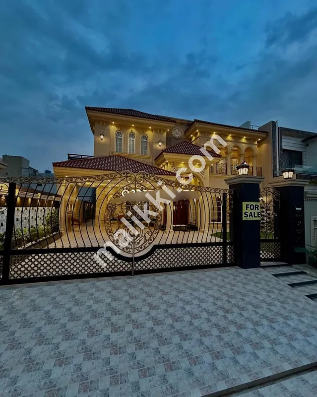 ویلنسیا ٹاؤن لاہور میں کنال مکان برائے فروخت