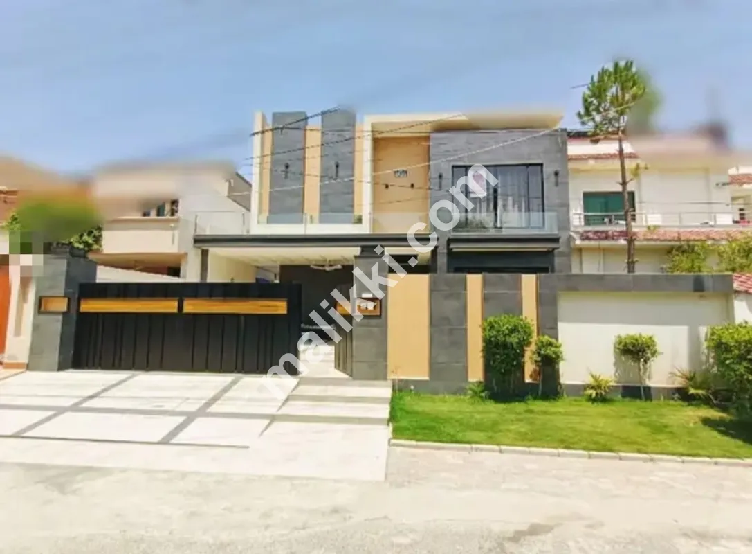 مکمل طور پر فرنشڈ کنال گھر برائے فروخت 