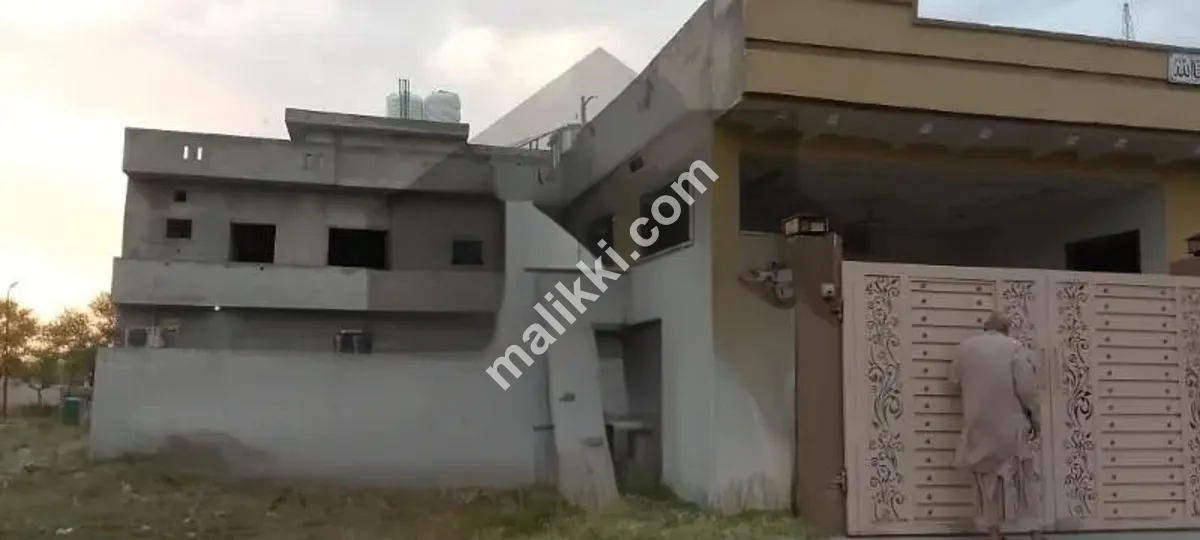 30x60 Single Portion Home For Sale E16 Roshan Pakistan