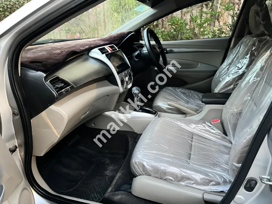 HONDA CITY Automatic 2014-2015 New Shape Available For Sale