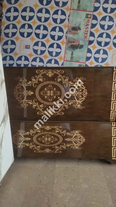 بیڈ ڈریسنگ سائیڈ ٹیبل، شوکیس کے بغیر