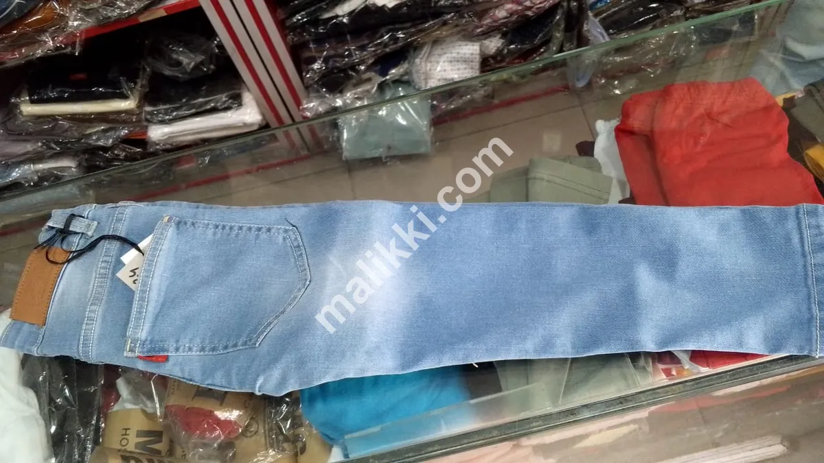 جینز برائے فروخت 