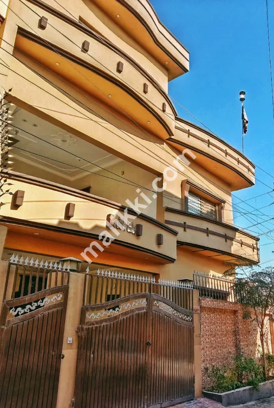 7.5 مرلہ ڈبل سٹوری مکان برائے فروخت بلیو لینڈ، راولپنڈی