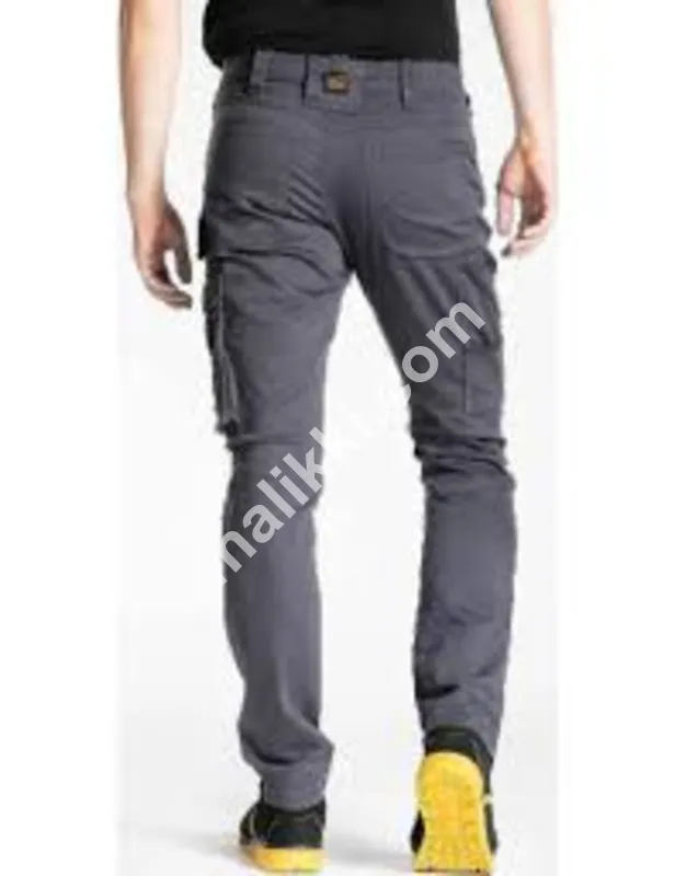 ریکا لیوس کارگو پینٹ