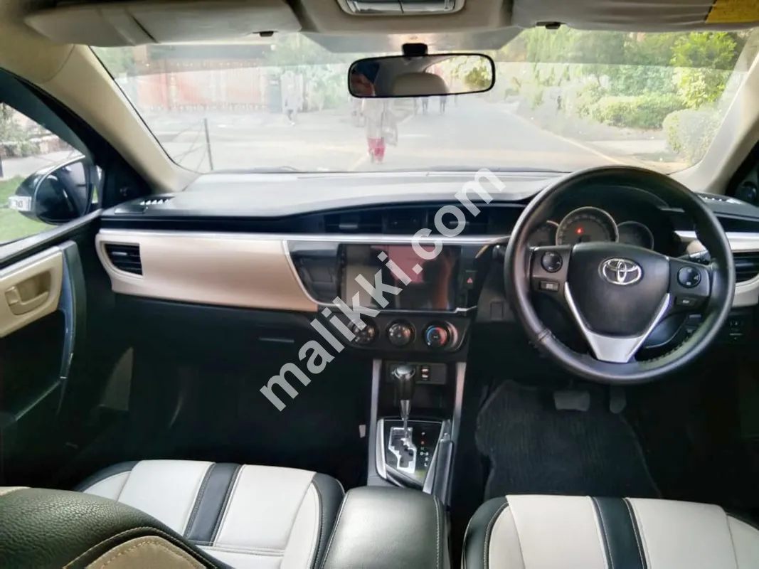  Toyota  Corolla Gli Automatic 1.3 2015 Model Available For Sale