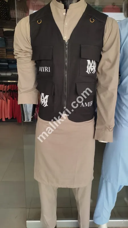 جیکٹ کے ساتھ شلوار قمیض