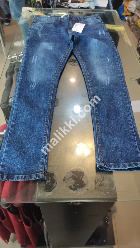 ٹھنڈی ڈینم جینز