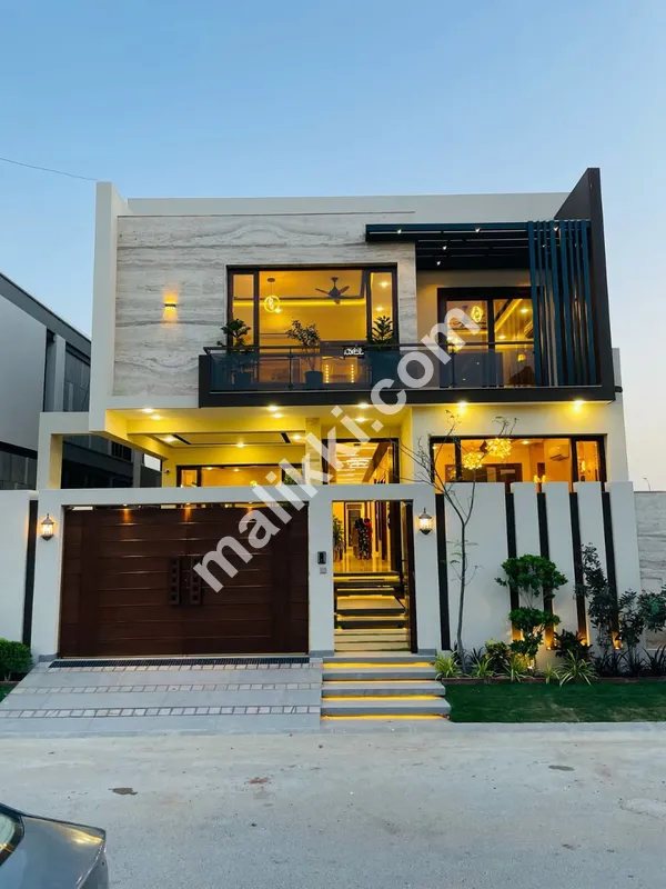 Spacious On Excellent Location 500 Square Yards House Available For sale In DHA Phase 8