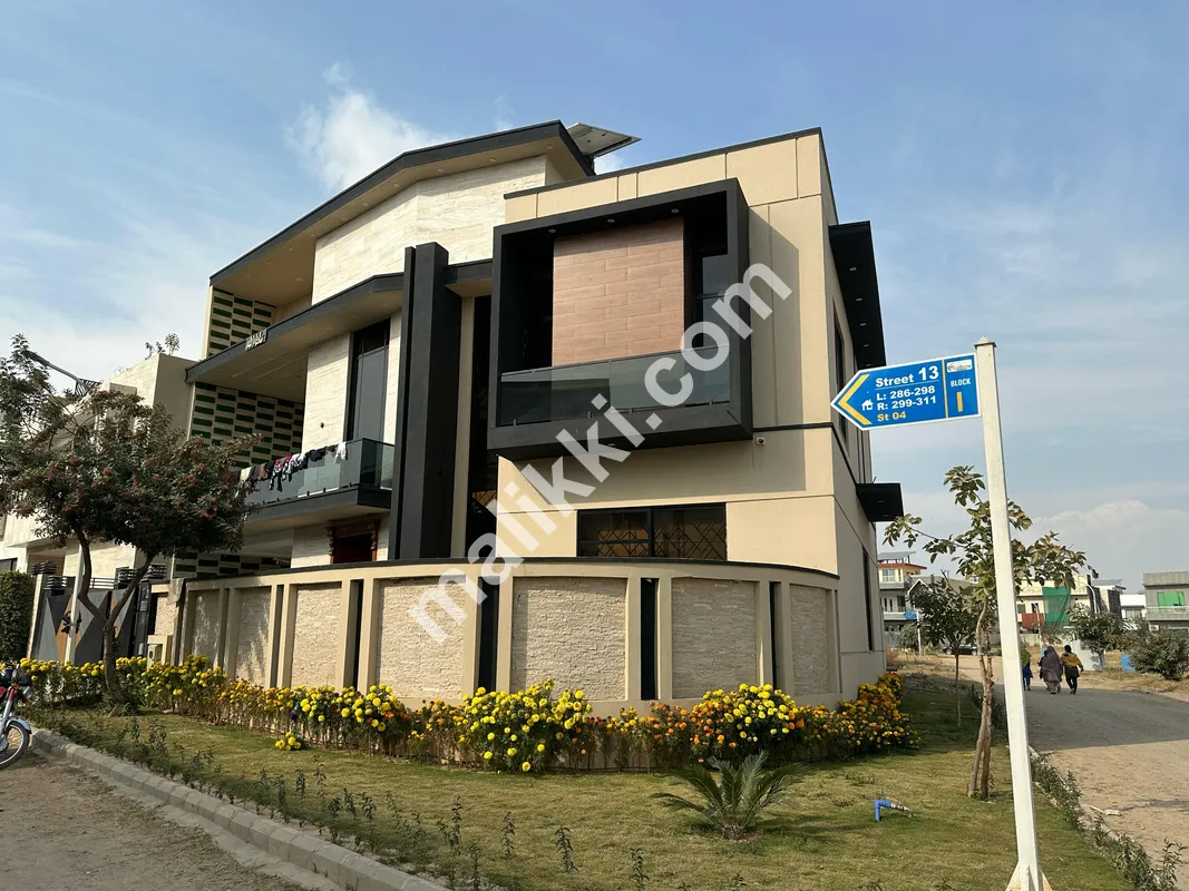 Gulberg Resedencia   Block I  10 Marla corner   Designer house Available For Sale