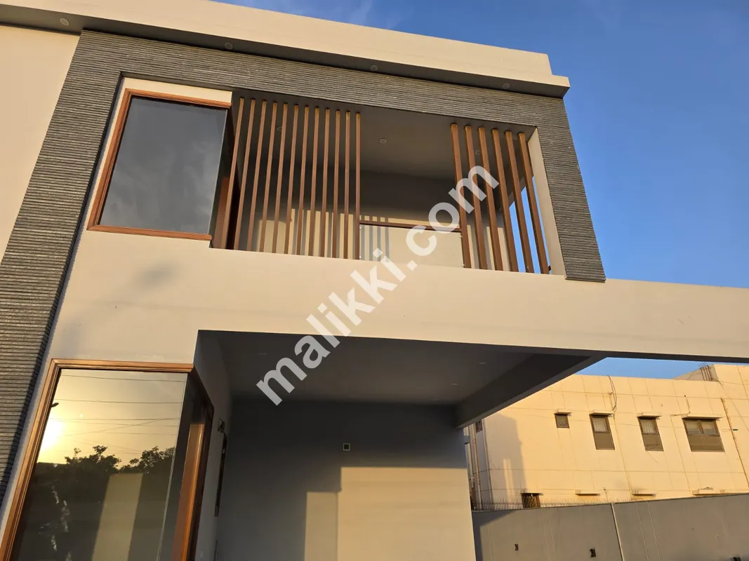 1000 گز کا بالکل نیا بنگلہ برائے فروخت 