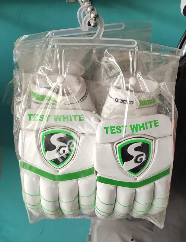 Cricket Gloves Hardball