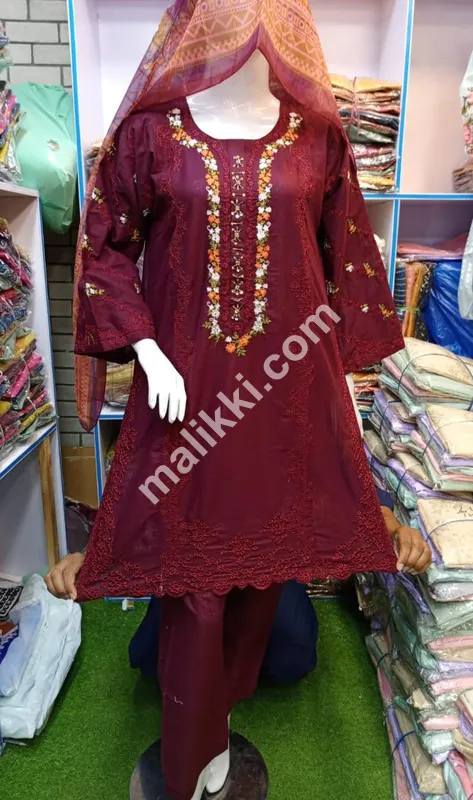 خواتین کی شلوار قمیض سوٹ