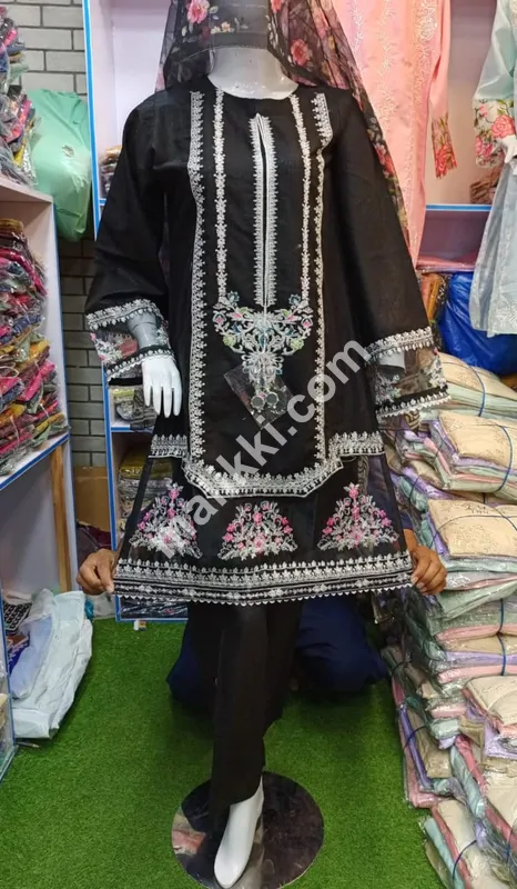 Ladies Shalwar Kameez Suit