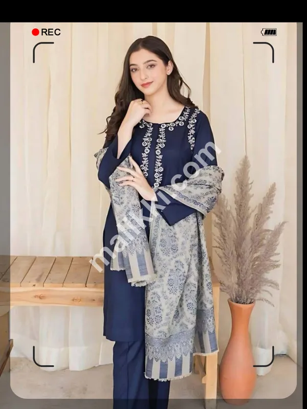 woman 3pcs unstitched 