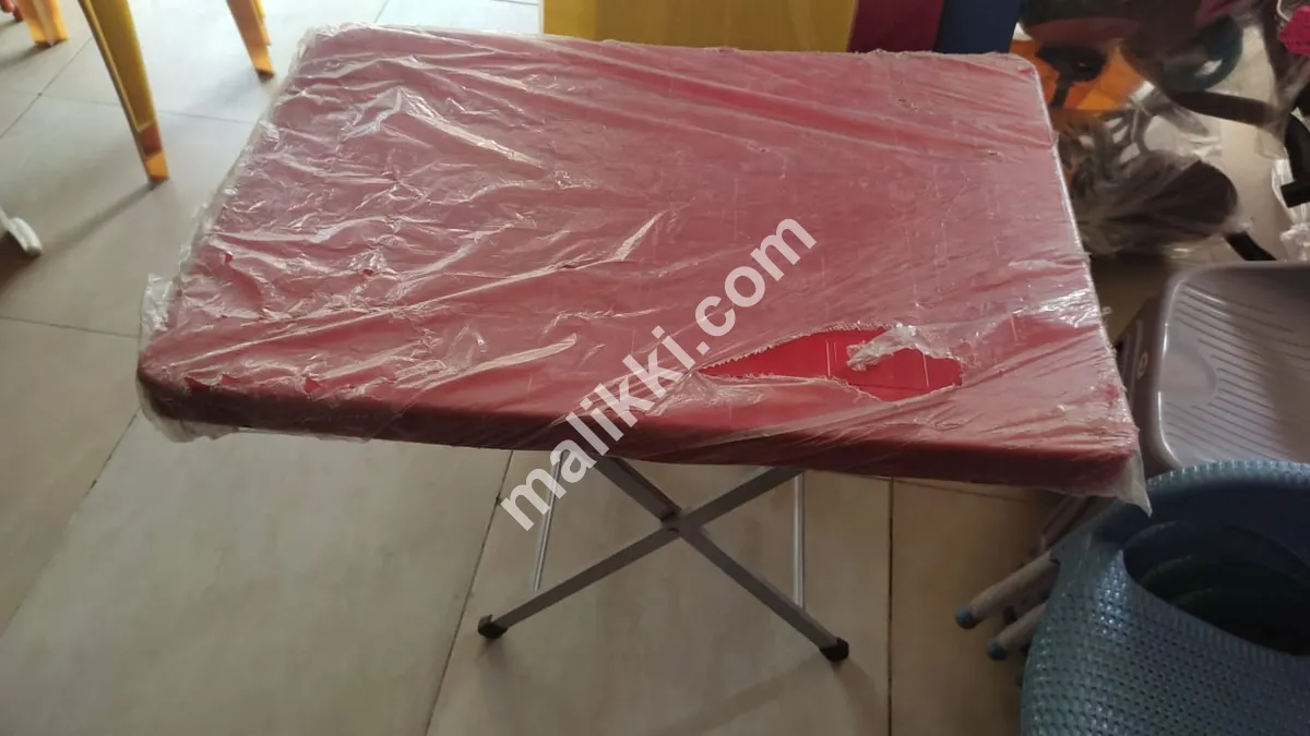 Table 214 Folding Table