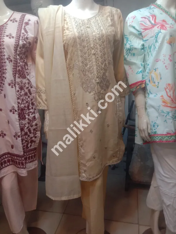 Lawn Fabric Shalwar Kameez 3 pcs Suit for Ladies